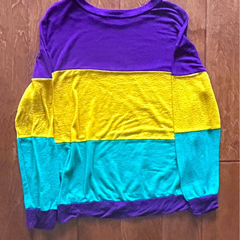 Used Size Small Long Sleeve Mardi Gras Top
